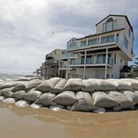 Hurricane_Florence_Prep_Beachhouse_01.jpg